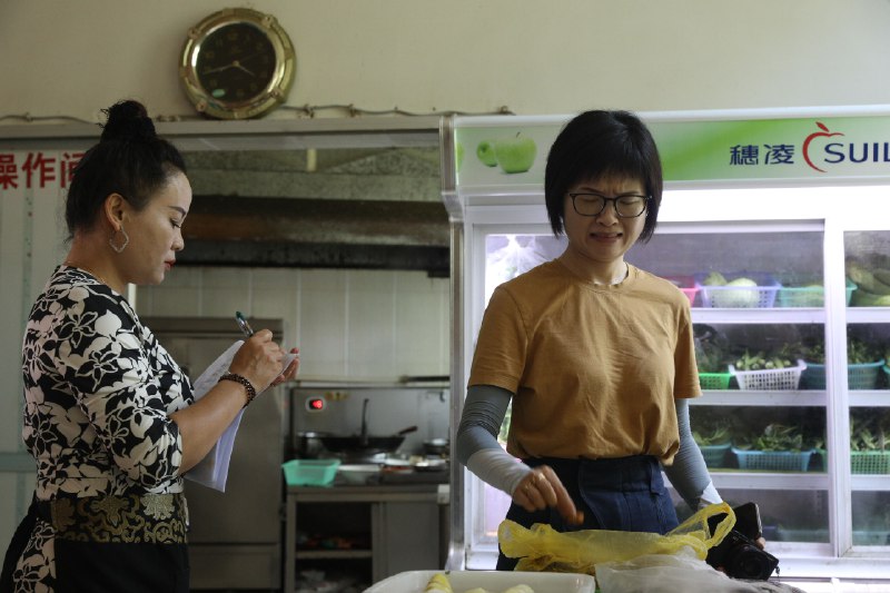 关于蚂蚁🐜的一些味觉记忆.. 在Amico BJ吃的黑蚂蚁，在云南吃的蚂蚁蛋汤，和看到很多虫子的那一刻🙃🙃🙃吃的时候还是有点懵圈儿，看视频再对上了，蚂蚁的风味类似柠檬胡椒（好像是的指路图6👇，在腾讯视频 #无用但有趣的冷知识关于蚂蚁🐜的一些味觉记忆.. 在Amico BJ吃的黑蚂蚁，在云南吃的蚂蚁蛋汤，和看到很多虫子的那一刻🙃🙃🙃吃的时候还是有点懵圈儿，看视频再对上了，蚂蚁的风味类似柠檬胡椒（好像是的指路图6👇，在腾讯视频 #无用但有趣的冷知识