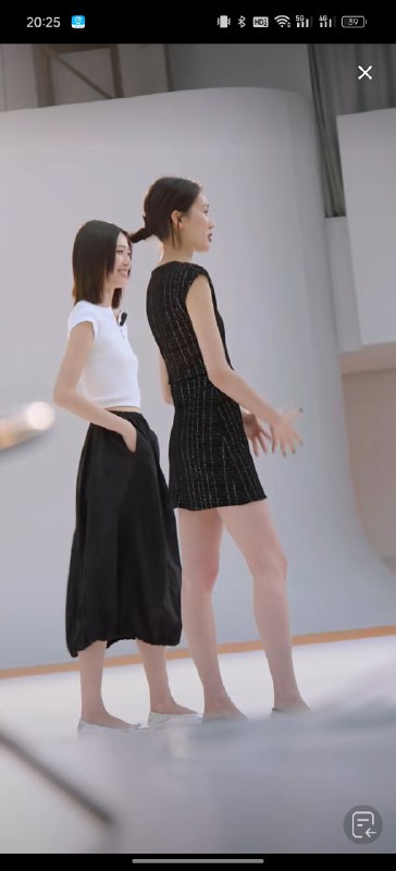 zara直播间的镜头语言，对商品部分和整体的拿捏，简直是一众直播间的天花板了，观感真的很舒适 #大产品小细节zara直播间的镜头语言，对商品部分和整体的拿捏，简直是一众直播间的天花板了，观感真的很舒适 #大产品小细节